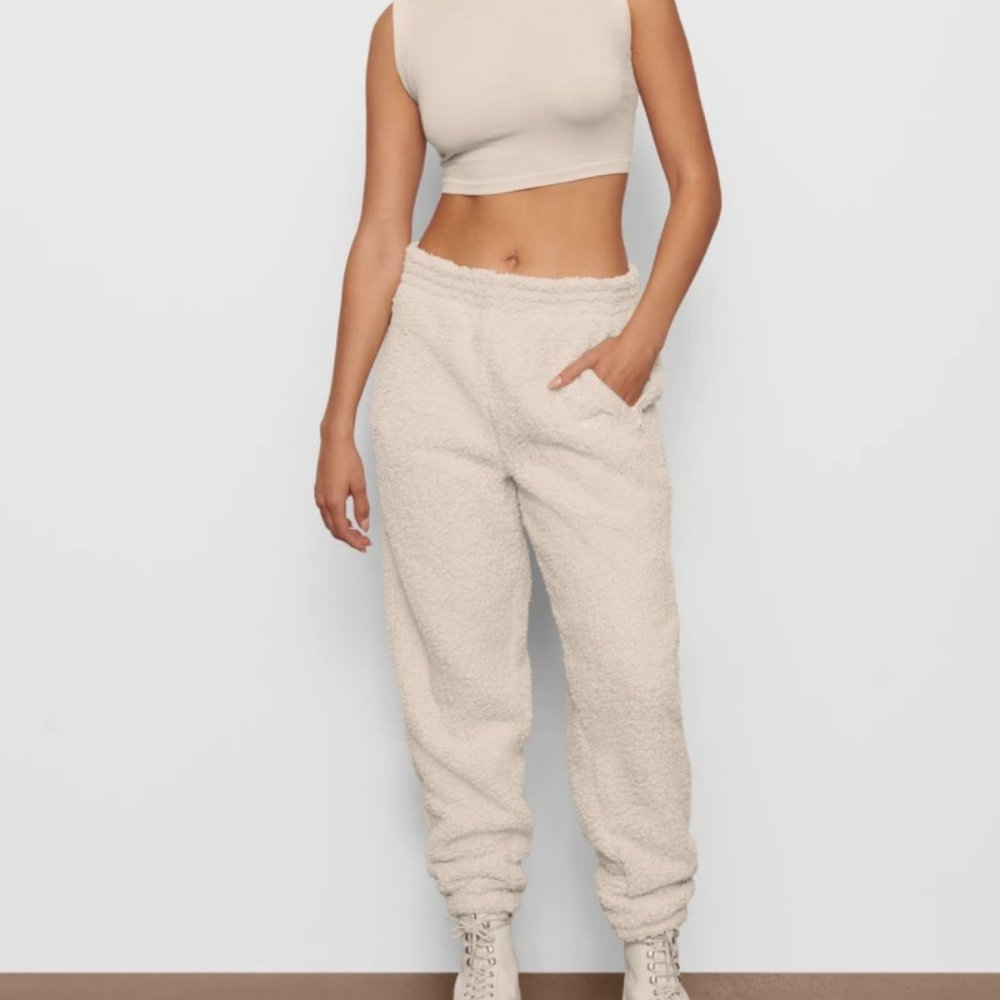 SKIMS TEDDY JOGGER -SIZE L